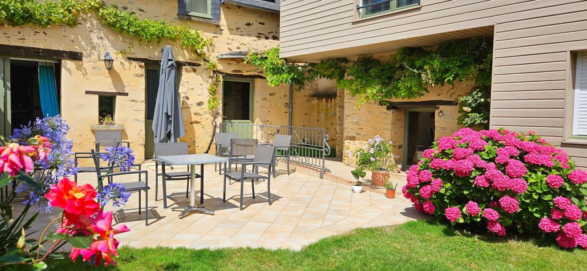 L'Amphitryon Hotel Coudray  Екстериор снимка