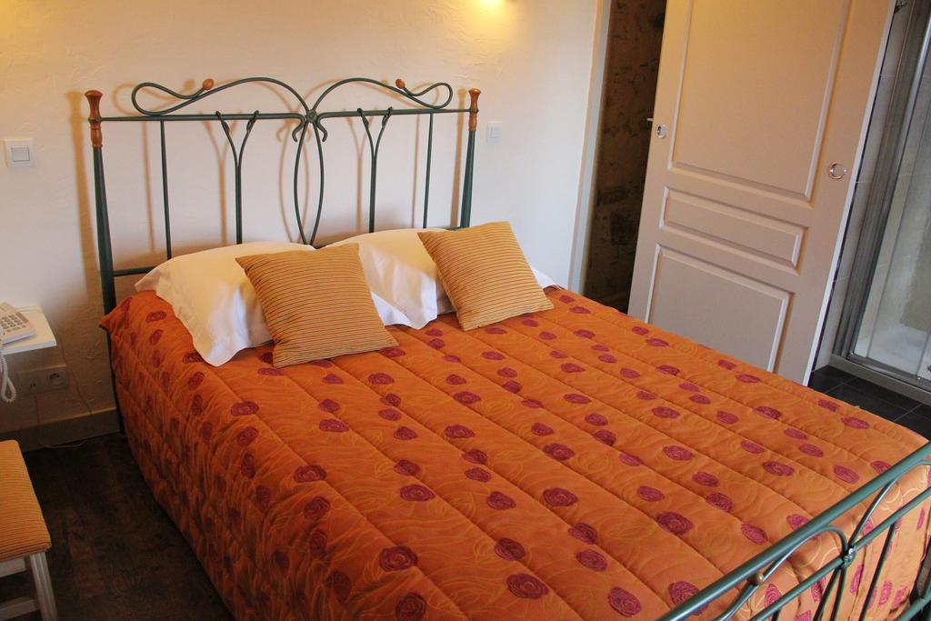 L'Amphitryon Hotel Coudray  Екстериор снимка