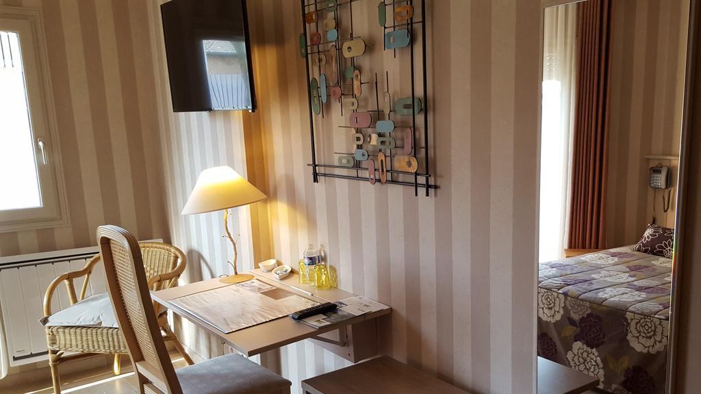 L'Amphitryon Hotel Coudray  Екстериор снимка